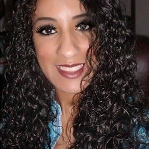 Meet your Posher, Monica